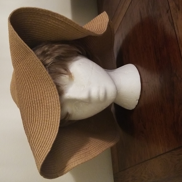Old Navy Women’s Foldable Travel Wide Brim Hat - Picture 2 of 7